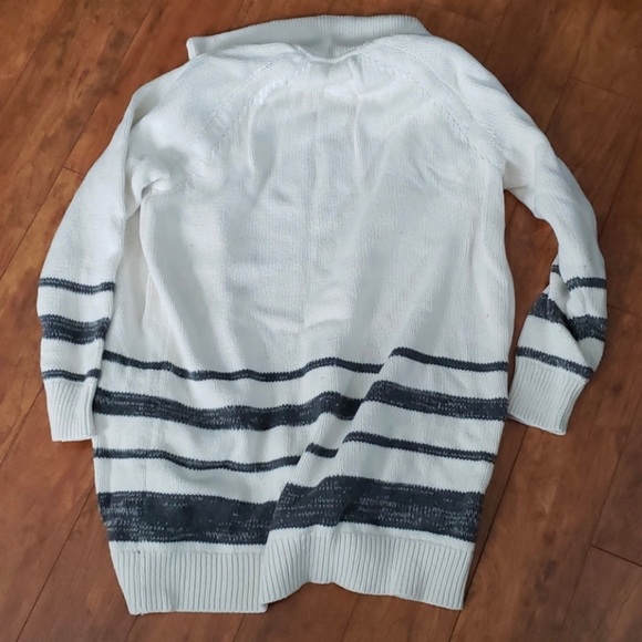 Beautiful Gap Sweater XL - Picture 2 of 4